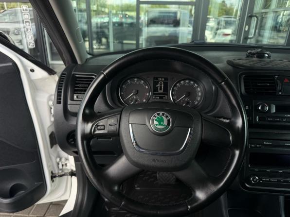 Skoda Fabia II Рестайлинг с пробегом 2011 года, цена 799 000 рублей, 81213 км, хэтчбек, Автокод Объявления