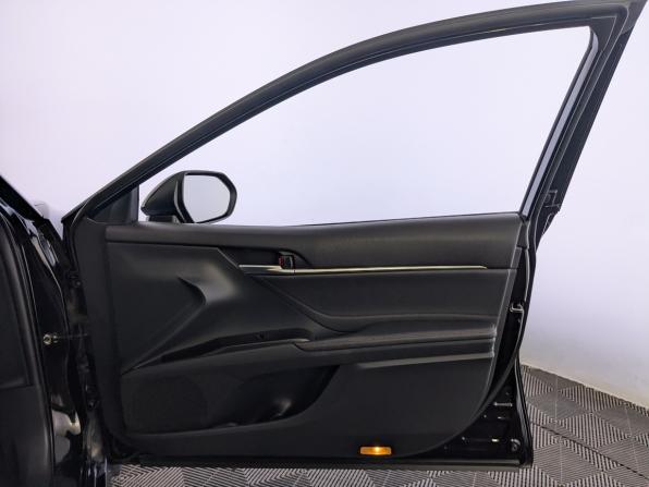 Toyota Camry VIII (XV70) Рестайлинг с пробегом 2021 года, цена 3 495 000 рублей, 56398 км, седан, Автокод Объявления