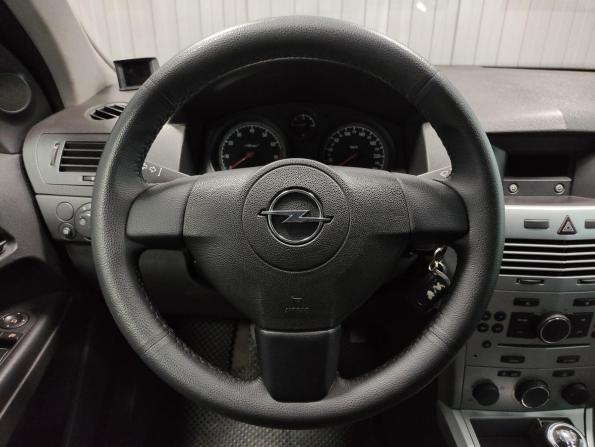 Opel Astra H Рестайлинг с пробегом 2012 года, цена 667 000 рублей, 172564 км, универсал, Автокод Объявления