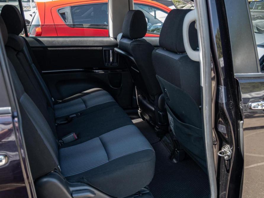 Toyota ISis I Рестайлинг Краснодар  - изображение 13