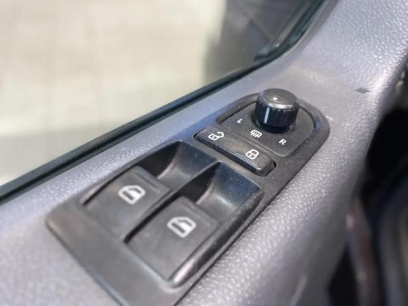 Volkswagen Multivan T5 Рестайлинг с пробегом 2010 года, цена 2 149 000 рублей, 371113 км, минивэн, Автокод Объявления