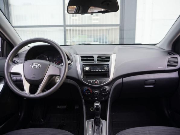 Hyundai Solaris I Рестайлинг с пробегом 2015 года, цена 1 000 000 рублей, 130471 км, хэтчбек, Автокод Объявления