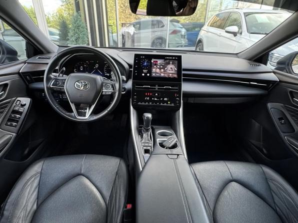 Toyota Avalon V с пробегом 2023 года, цена 3 575 000 рублей, 41412 км, седан, Автокод Объявления