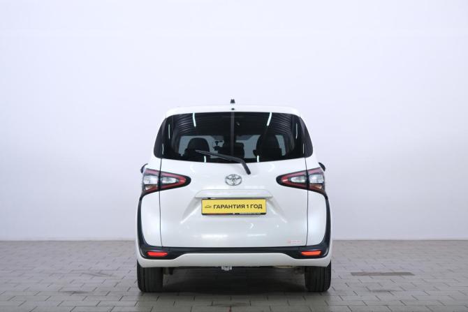 Toyota Sienta II с пробегом 2018 года, цена 1 599 000 рублей, 136650 км, компактвэн, Автокод Объявления