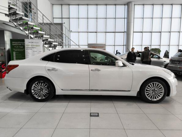 Hyundai Equus II Рестайлинг с пробегом 2016 года, цена 1 300 000 рублей, 176400 км, седан, Автокод Объявления