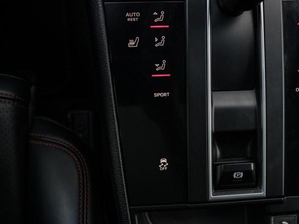 Porsche Macan I Рестайлинг 2 с пробегом 2022 года, цена 6 650 000 рублей, 81202 км, внедорожник, Автокод Объявления