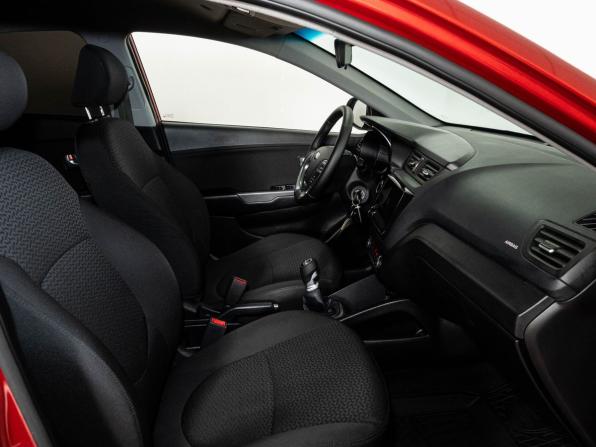Kia Rio III Рестайлинг с пробегом 2017 года, цена 928 000 рублей, 196000 км, седан, Автокод Объявления