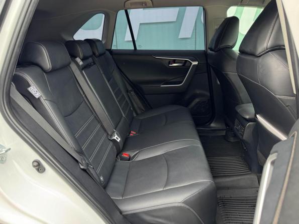 Toyota RAV4 V (XA50) с пробегом 2021 года, цена 3 799 000 рублей, 51449 км, внедорожник, Автокод Объявления