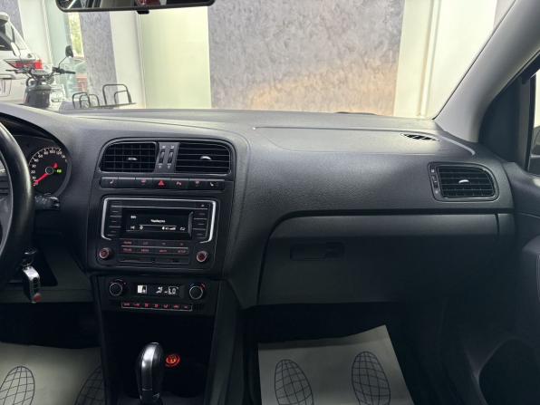 Volkswagen Polo V Рестайлинг с пробегом 2016 года, цена 1 399 000 рублей, 58254 км, седан, Автокод Объявления