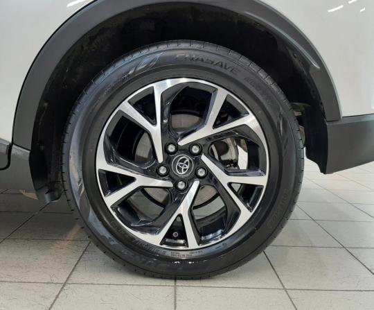 Toyota C-HR I Рестайлинг с пробегом 2021 года, цена 2 420 000 рублей, 59469 км, внедорожник, Автокод Объявления
