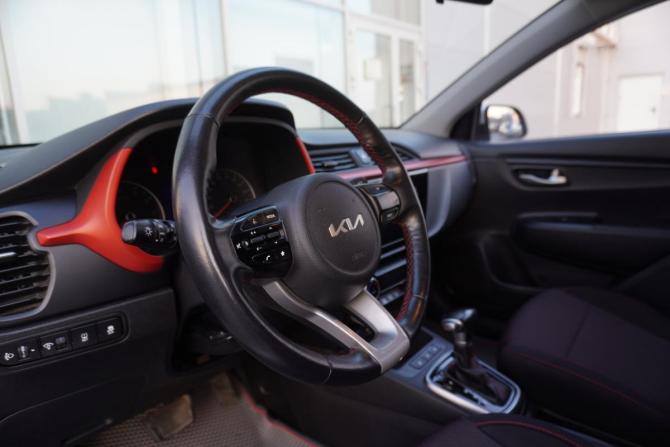 Kia Rio IV Рестайлинг с пробегом 2022 года, цена 1 565 000 рублей, 73195 км, хэтчбек, Автокод Объявления