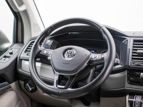 Volkswagen Multivan T6 с пробегом 2015 года, цена 2 870 000 рублей, 330627 км, минивэн, Автокод Объявления