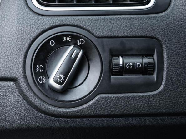 Volkswagen Polo V с пробегом 2012 года, цена 799 000 рублей, 175979 км, хэтчбек, Автокод Объявления