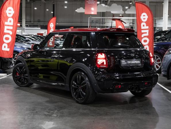 Mini Hatch III (F55/F56) Рестайлинг с пробегом 2019 года, цена 2 799 000 рублей, 54711 км, хэтчбек, Автокод Объявления