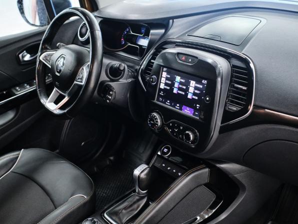 Renault Kaptur I Рестайлинг с пробегом 2021 года, цена 1 552 000 рублей, 110191 км, внедорожник, Автокод Объявления