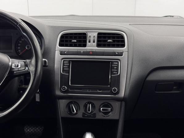 Volkswagen Polo V Рестайлинг с пробегом 2019 года, цена 1 395 000 рублей, 68007 км, седан, Автокод Объявления