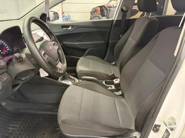 Hyundai Solaris II Рестайлинг с пробегом 2022 года, цена 1 697 000 рублей, 67739 км, седан, Автокод Объявления