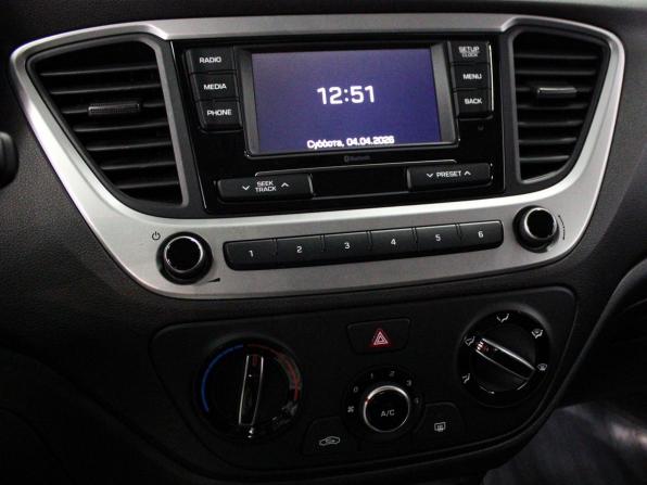 Hyundai Solaris II с пробегом 2017 года, цена 1 399 000 рублей, 42700 км, седан, Автокод Объявления