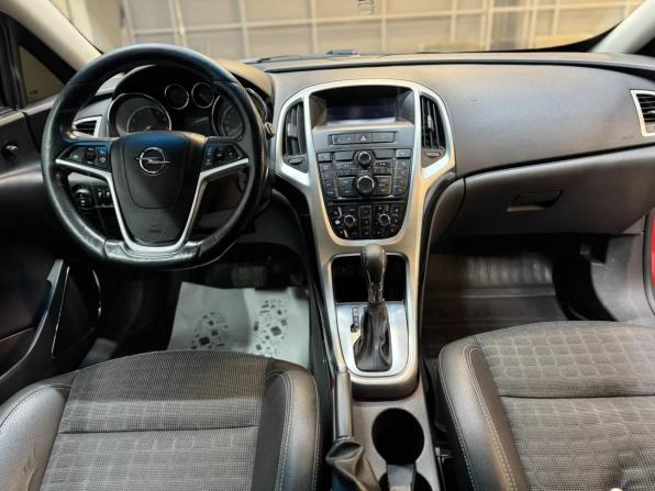 Opel Astra J Рестайлинг с пробегом 2012 года, цена 747 000 рублей, 155981 км, хэтчбек, Автокод Объявления