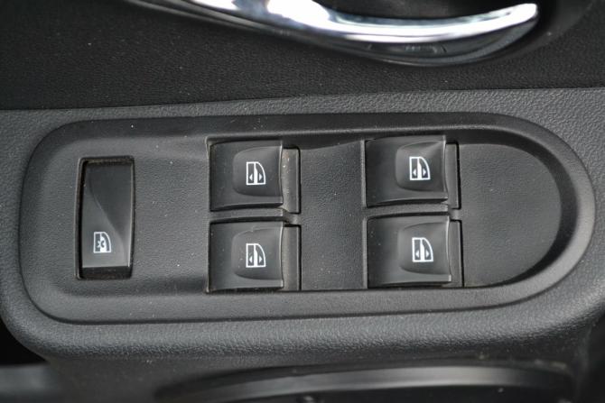 Renault Duster I Рестайлинг с пробегом 2018 года, цена 1 490 000 рублей, 109704 км, внедорожник, Автокод Объявления