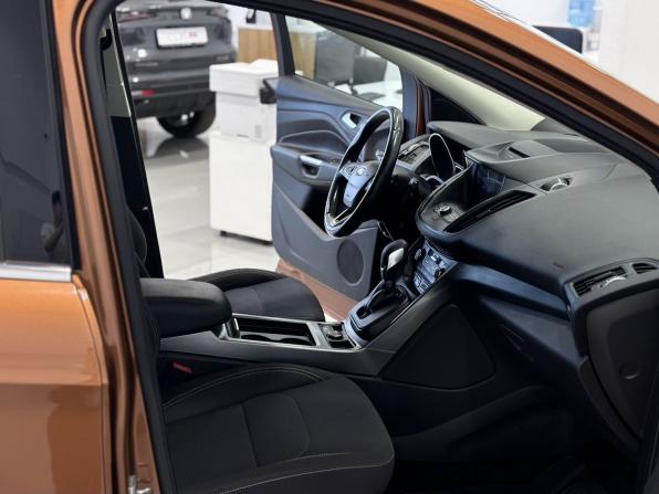 Ford Kuga II Рестайлинг с пробегом 2017 года, цена 1 845 000 рублей, 141130 км, внедорожник, Автокод Объявления