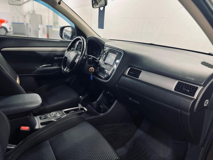Mitsubishi Outlander III Рестайлинг 2 Санкт-Петербург  - изображение 7