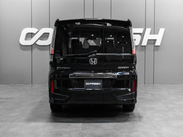 Honda Stepwgn V Рестайлинг с пробегом 2018 года, цена 2 100 000 рублей, 133691 км, минивэн, Автокод Объявления
