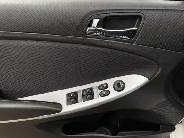Hyundai Solaris I с пробегом 2013 года, цена 850 000 рублей, 155553 км, седан, Автокод Объявления