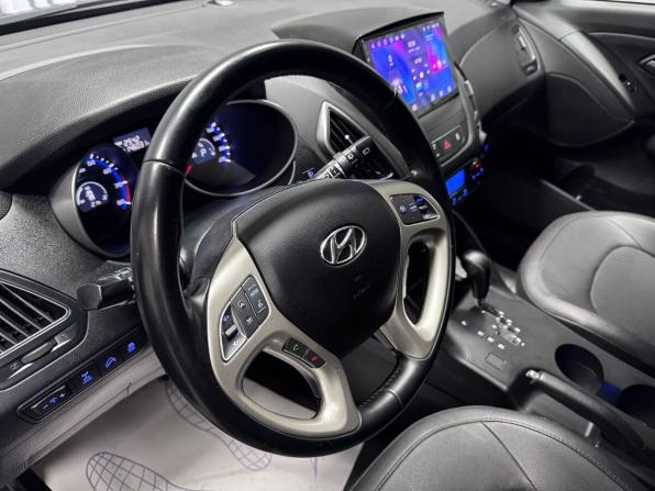 Hyundai ix35 I Рестайлинг с пробегом 2015 года, цена 1 590 000 рублей, 146031 км, внедорожник, Автокод Объявления