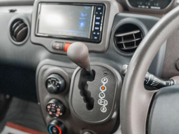 Toyota Spade с пробегом 2012 года, цена 950 000 рублей, 120000 км, компактвэн, Автокод Объявления
