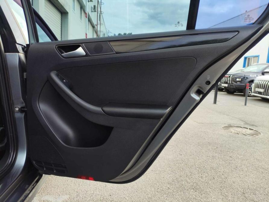 Volkswagen Jetta VI Рестайлинг Санкт-Петербург  - изображение 16