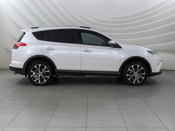 Toyota RAV4 IV (XA40) Рестайлинг с пробегом 2018 года, цена 2 088 000 рублей, 180911 км, внедорожник, Автокод Объявления