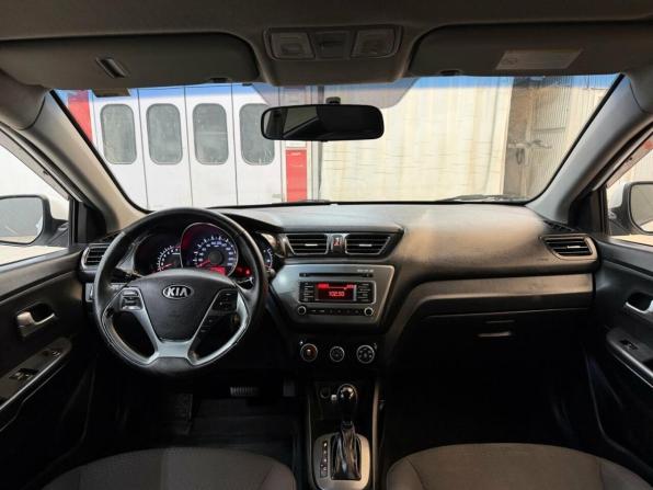 Kia Rio III Рестайлинг с пробегом 2015 года, цена 999 000 рублей, 180260 км, седан, Автокод Объявления
