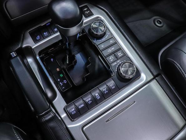Toyota Land Cruiser 200 Series Рестайлинг 2 с пробегом 2019 года, цена 7 600 000 рублей, 160046 км, внедорожник, Автокод Объявления