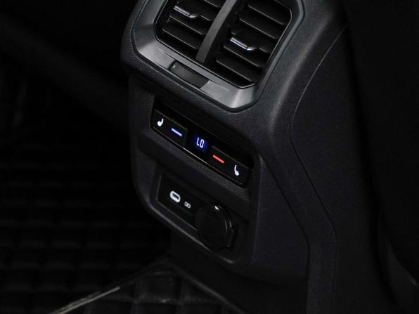Volkswagen Tiguan II Рестайлинг с пробегом 2021 года, цена 2 550 000 рублей, 235208 км, внедорожник, Автокод Объявления