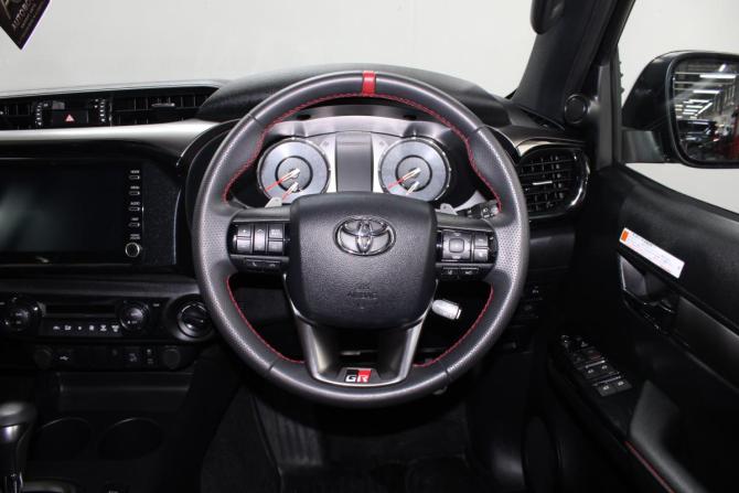 Toyota Hilux VIII Рестайлинг 2 с пробегом 2024 года, цена 5 400 000 рублей, 5054 км, offers.body_type.unknown, Автокод Объявления