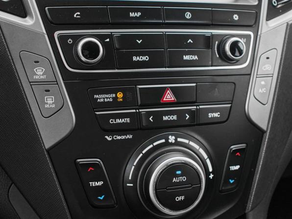 Hyundai Santa Fe III Рестайлинг с пробегом 2017 года, цена 1 980 000 рублей, 216226 км, внедорожник, Автокод Объявления