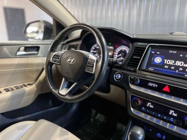 Hyundai Sonata VII (LF) Рестайлинг с пробегом 2018 года, цена 1 749 900 рублей, 143000 км, седан, Автокод Объявления