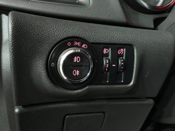 Opel Astra J Рестайлинг с пробегом 2012 года, цена 920 000 рублей, 220580 км, седан, Автокод Объявления