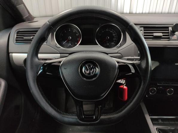 Volkswagen Jetta VI Рестайлинг с пробегом 2015 года, цена 900 000 рублей, 262820 км, седан, Автокод Объявления