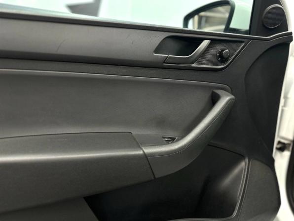 Skoda Rapid I с пробегом 2015 года, цена 949 900 рублей, 142041 км, лифтбек, Автокод Объявления