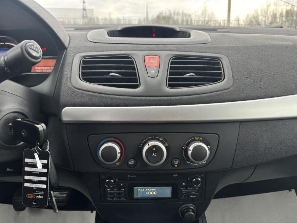 Renault Fluence I Рестайлинг с пробегом 2014 года, цена 783 000 рублей, 174703 км, седан, Автокод Объявления