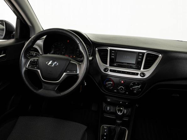 Hyundai Solaris II Рестайлинг с пробегом 2021 года, цена 1 688 000 рублей, 49451 км, седан, Автокод Объявления