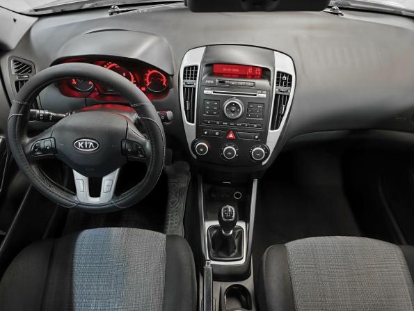 Kia Ceed I Рестайлинг с пробегом 2010 года, цена 599 000 рублей, 156573 км, хэтчбек, Автокод Объявления