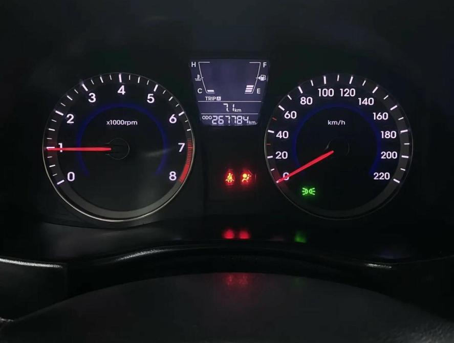 Hyundai Solaris I Набережные Челны  - изображение 11