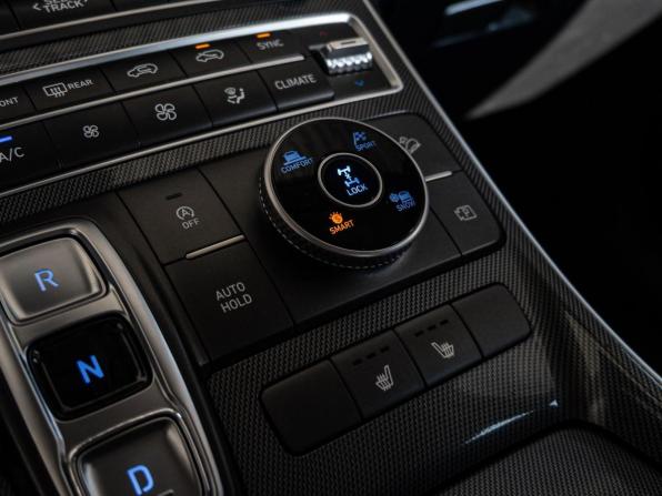 Hyundai Santa Fe IV Рестайлинг с пробегом 2020 года, цена 3 255 000 рублей, 78157 км, внедорожник, Автокод Объявления