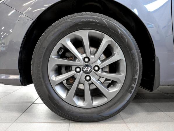 Hyundai Solaris II Рестайлинг с пробегом 2021 года, цена 1 715 000 рублей, 30505 км, седан, Автокод Объявления