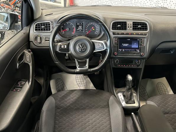 Volkswagen Polo V Рестайлинг с пробегом 2018 года, цена 510 000 рублей, 122499 км, седан, Автокод Объявления