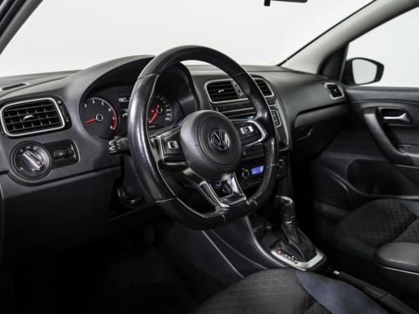 Volkswagen Polo V Рестайлинг с пробегом 2019 года, цена 1 498 000 рублей, 118754 км, седан, Автокод Объявления