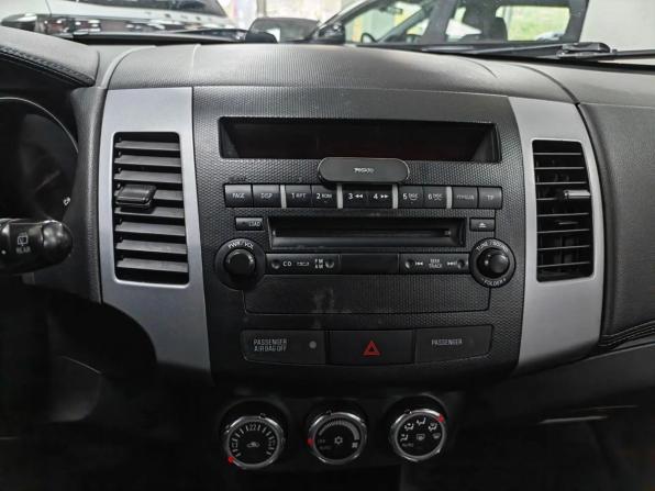 Mitsubishi Outlander II Рестайлинг с пробегом 2010 года, цена 899 000 рублей, 252800 км, внедорожник, Автокод Объявления